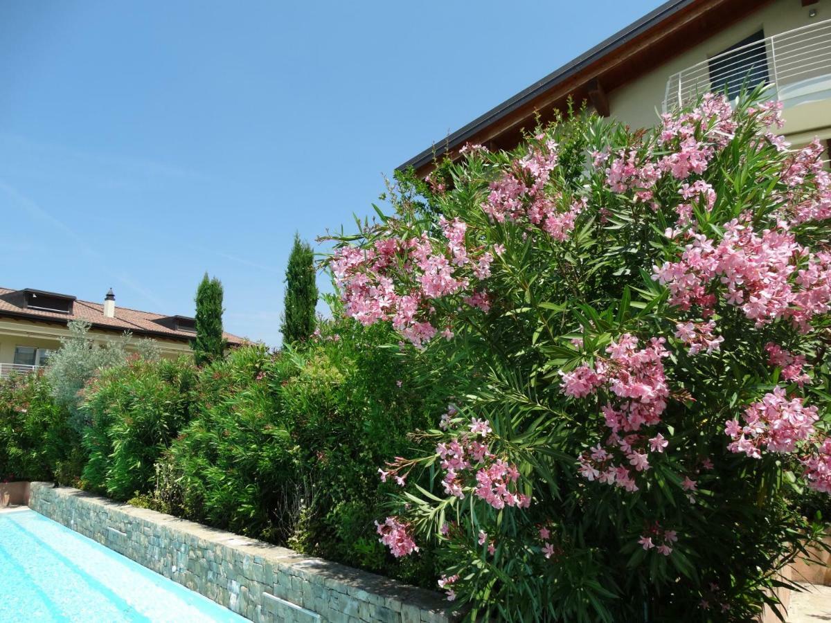 Phoenix Garda Hills Sirmione Exterior photo